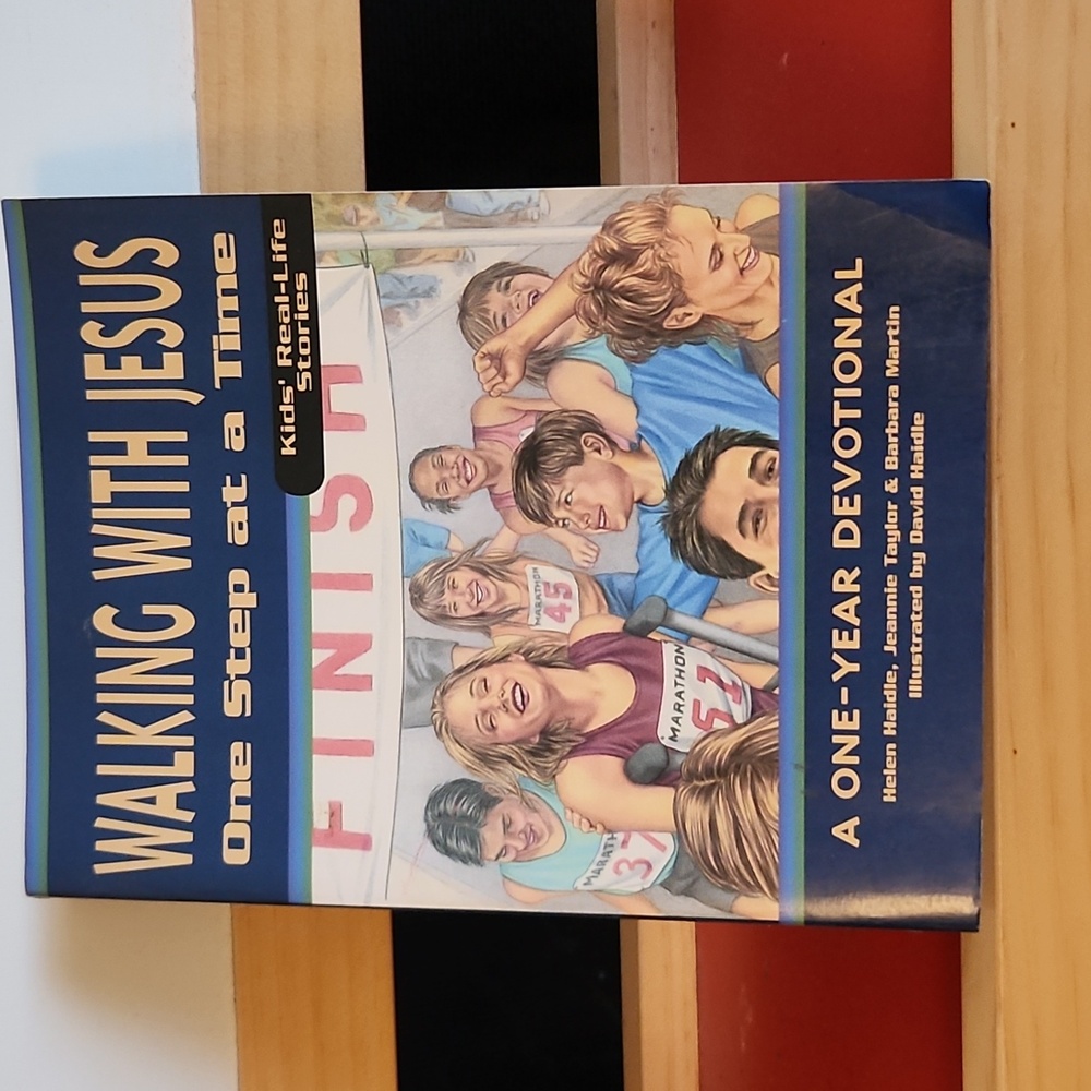 Walking With Jesus One Step At A Time One Year Devotional Softcover Book